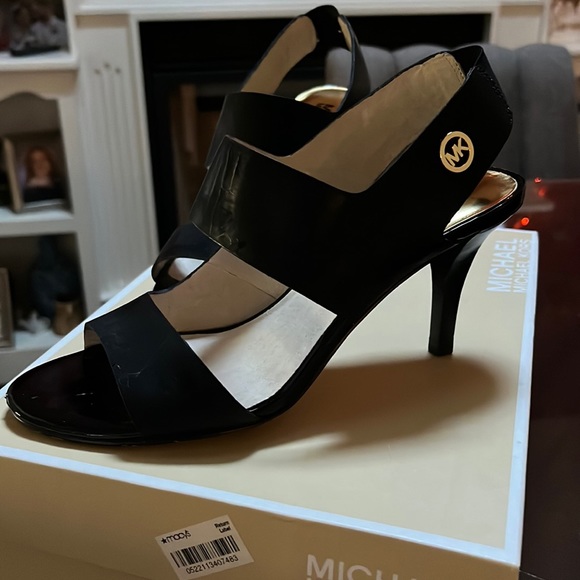 ♥️Michael Kors open toed shoe with 3inch heel♥️ - Picture 1 of 7